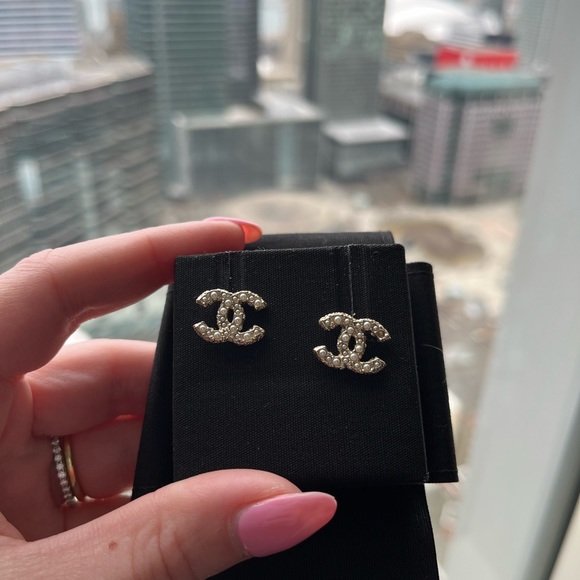 ** sold** Authentic Chanel earrings - Picture 3 of 6